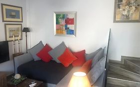 Anemomilos Jacuzzi Suite