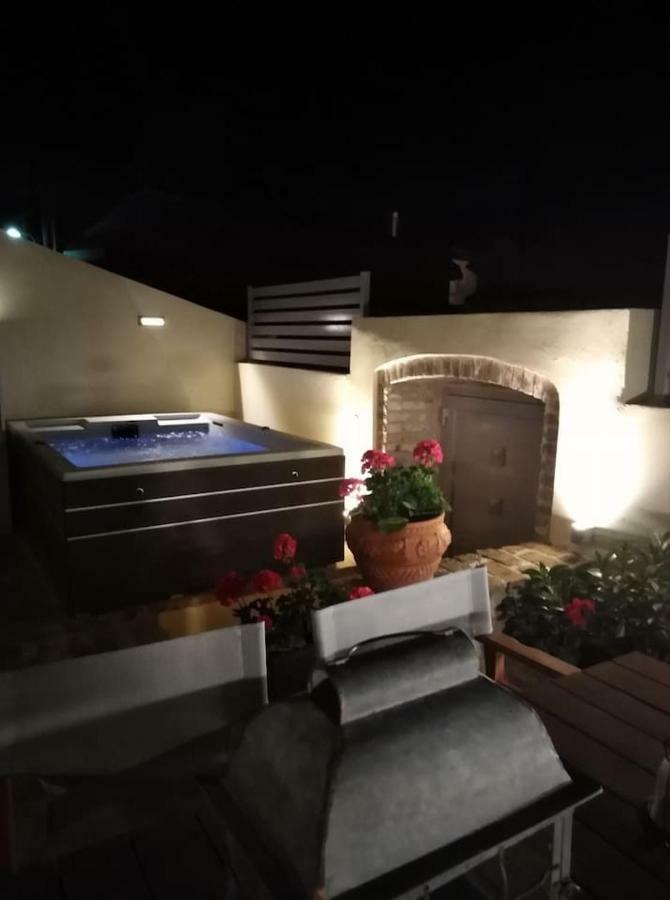 Anemomilos Jacuzzi Suite Corfu  Exterior photo